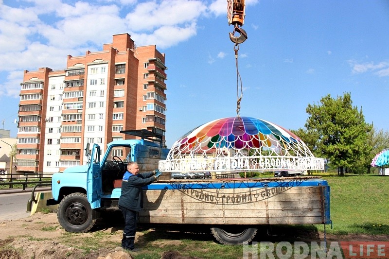 На Дарвіна працягваюць упарадкоўваць назіральную пляцоўку На Дарвіна працягваюць упарадкоўваць назіральную пляцоўку