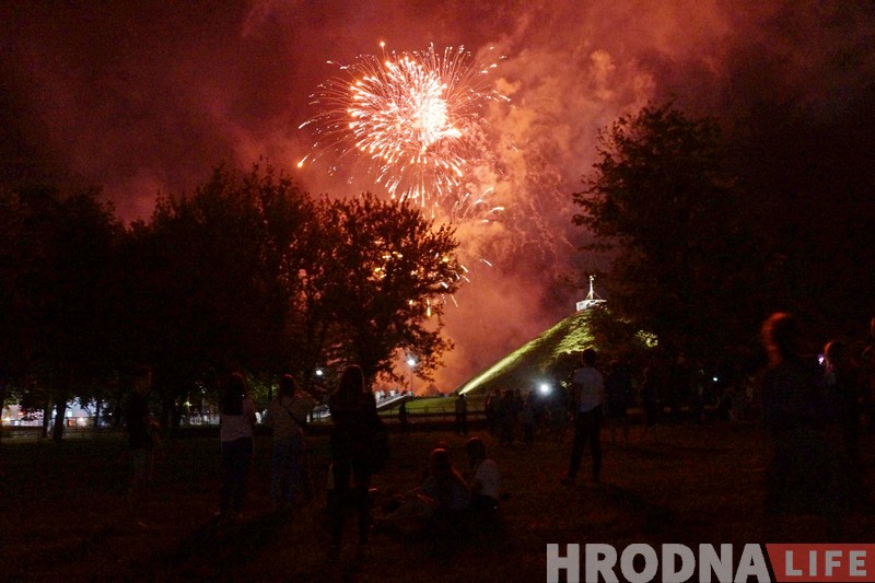 ФОТА: Cалют перамогі прагрымеў над Гродна ФОТА: Cалют перамогі прагрымеў над Гродна