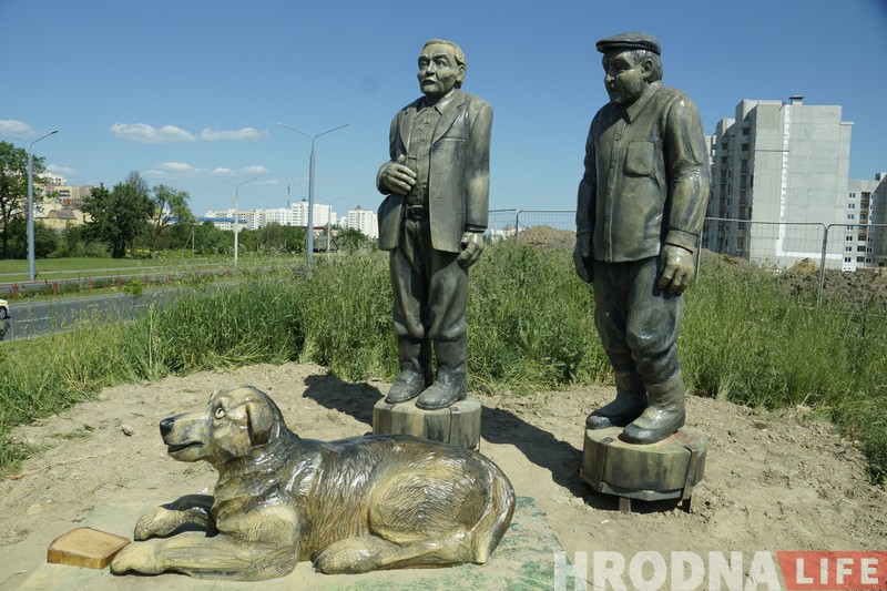 Деревянные герои "Белых рос" появились на месте снесённой деревни