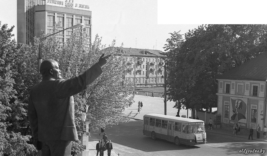 Барадулин отравился в  «Немане». Какае байки рассказывают гродненские  экскурсоводы?