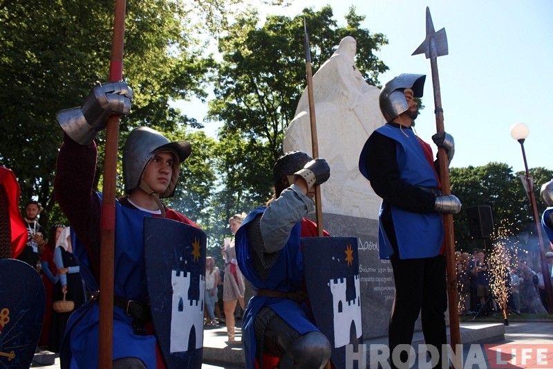У Гродне афіцыйна адкрылі помнік Давыду Гарадзенскаму У Гродне афіцыйна адкрылі помнік Давыду Гарадзенскаму