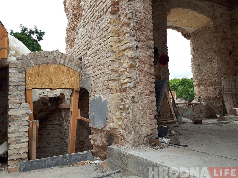 Фота знутры: глядзіце, як перабудоўваюць браму Старога замку ў Гродне Фота знутры: глядзіце, як перабудоўваюць браму Старога замку ў Гродне