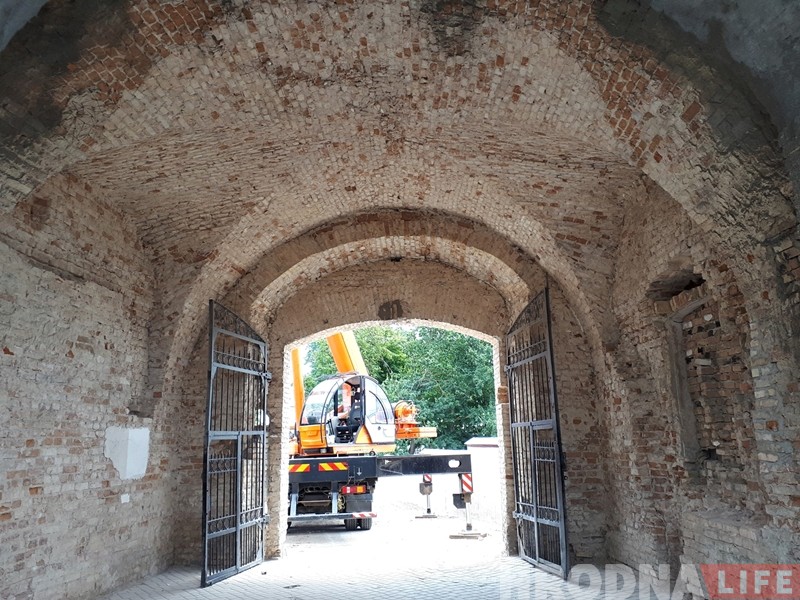 Фота знутры: глядзіце, як перабудоўваюць браму Старога замку ў Гродне Фота знутры: глядзіце, як перабудоўваюць браму Старога замку ў Гродне