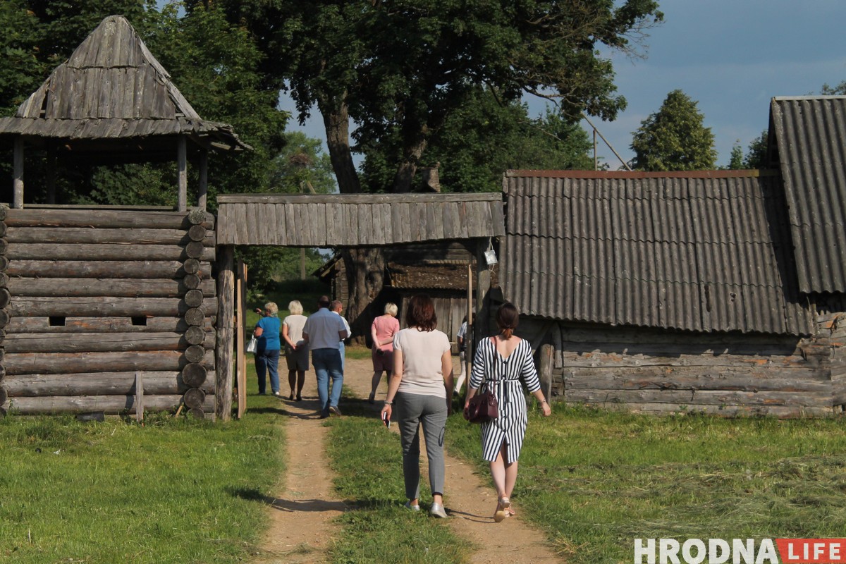 Краіна замкаў. У Ашмянскім раёне з'явіўся парк мініяцюр з крэпасцямі і палацамі ВКЛ Краіна замкаў. У Ашмянскім раёне з'явіўся парк мініяцюр з крэпасцямі і палацамі ВКЛ
