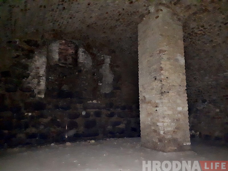 Глядзіце, як выглядаюць старыя падвалы дома купца Мураўёва ў Гродне Глядзіце, як выглядаюць старыя падвалы дома купца Мураўёва ў Гродне
