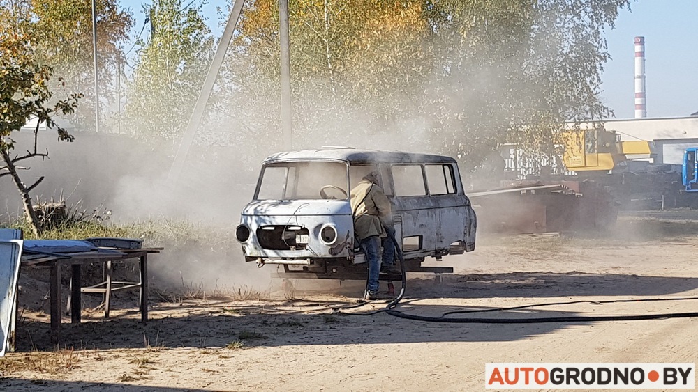 Каманда майстроў з Гродна аднаўляе "Баркасы" для фудтракаў
