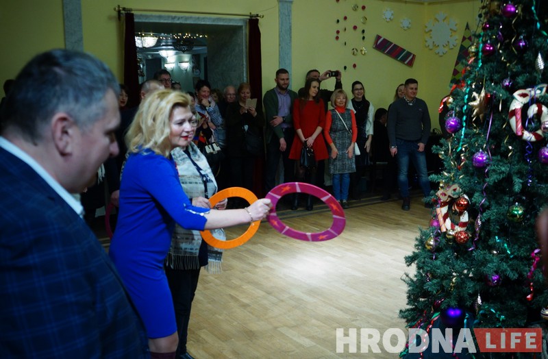«Захацелася застацца». Літоўскія турысты адсвяткавалі Стары Новы год разам з гродзенцамі ў тэатры лялек «Захацелася застацца». Літоўскія турысты адсвяткавалі Стары Новы год разам з гродзенцамі ў тэатры лялек