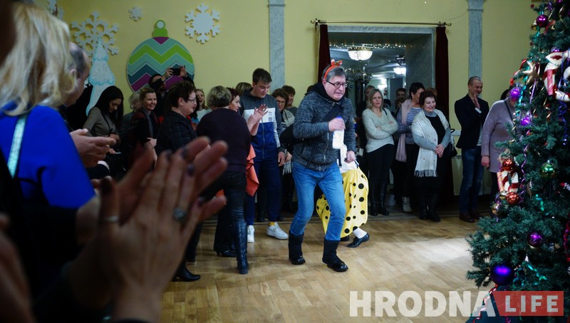 «Захацелася застацца». Літоўскія турысты адсвяткавалі Стары Новы год разам з гродзенцамі ў тэатры лялек «Захацелася застацца». Літоўскія турысты адсвяткавалі Стары Новы год разам з гродзенцамі ў тэатры лялек