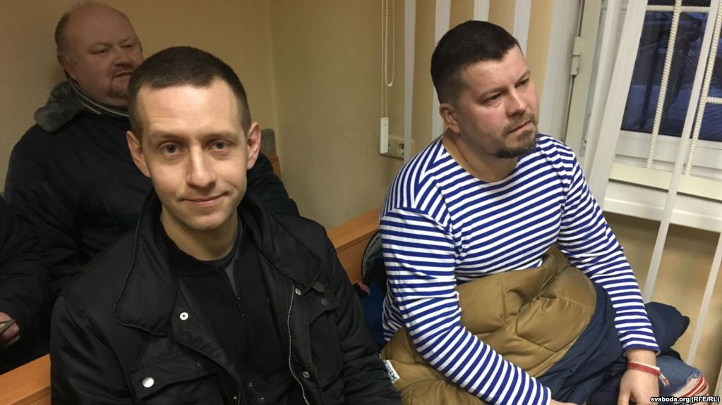 Алеся Дзянісава і Алеся Кіркевіча аштрафавалі за матэрыял пра гродзенскія падзямеллі Алеся Дзянісава і Алеся Кіркевіча аштрафавалі за матэрыял пра гродзенскія падзямеллі