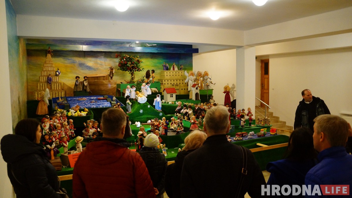 “А вы думалі – звычайны спальнік”. Адзіная экскурсія Фэста экскурсаводаў за межамі цэнтра прайшла на Дзевятоўцы “А вы думалі – звычайны спальнік”. Адзіная экскурсія Фэста экскурсаводаў за межамі цэнтра прайшла на Дзевятоўцы