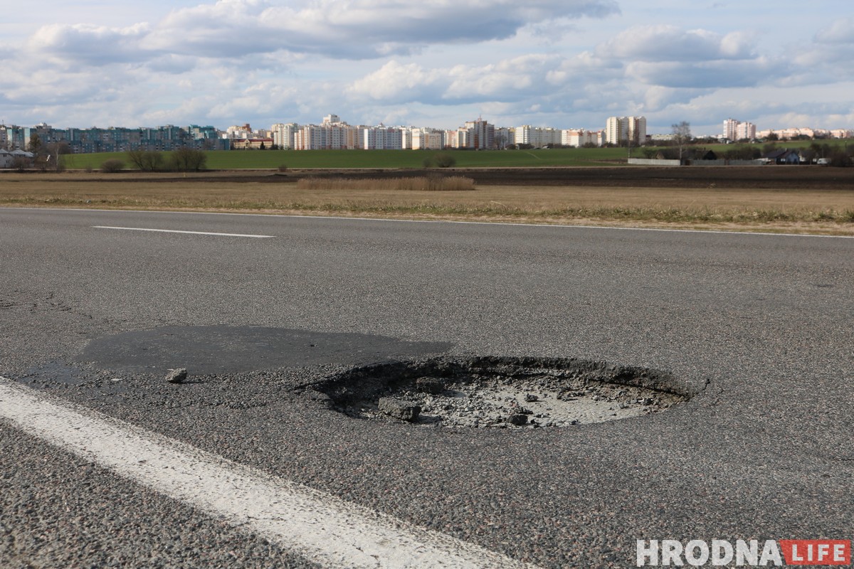Не заўважыць відавочнае: дарогі ў Беларусі не адпавядаюць ДАСТам, але гэтага часта «не бачаць» Не заўважыць відавочнае: дарогі ў Беларусі не адпавядаюць ДАСТам, але гэтага часта «не бачаць»