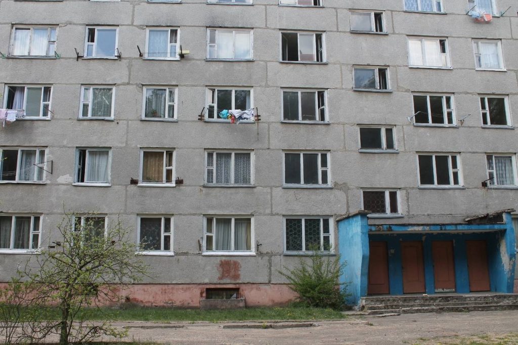У Бярозаўцы жанчына выштурхнула суседку ў акно: надакучылі скаргі на жыццё