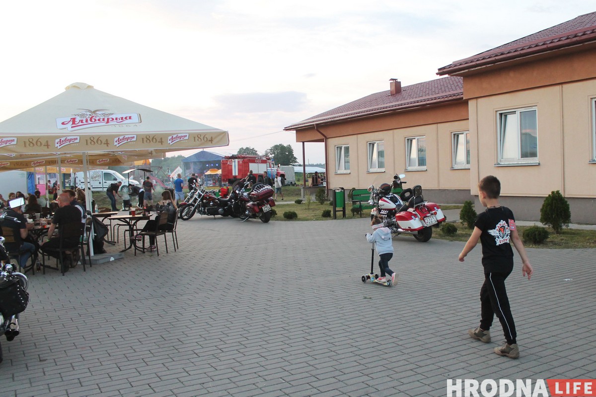 РСП, Dzieciuki і бясплатныя татуіроўкі. Як прайшоў байк-фэстываль «Хавайся ў бульбу-2019» РСП, Dzieciuki і бясплатныя татуіроўкі. Як прайшоў байк-фэстываль «Хавайся ў бульбу-2019»