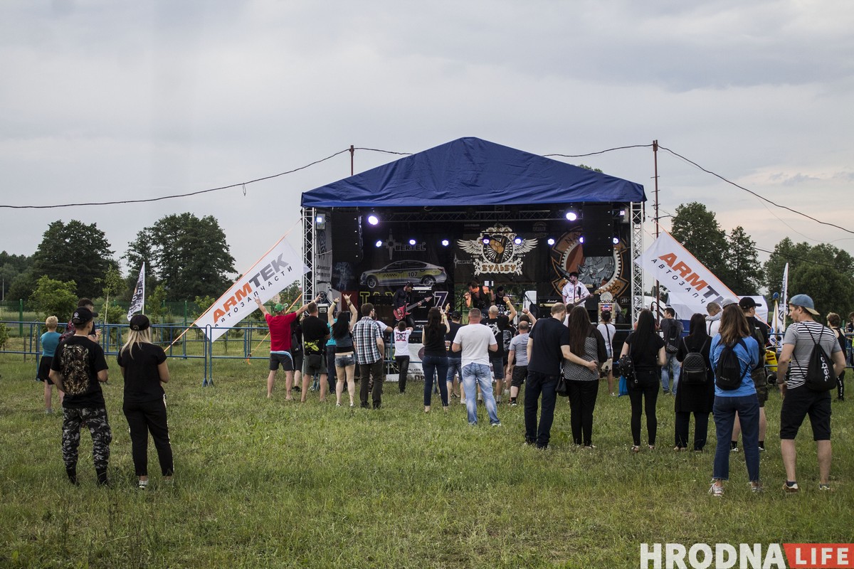 РСП, Dzieciuki і бясплатныя татуіроўкі. Як прайшоў байк-фэстываль «Хавайся ў бульбу-2019» РСП, Dzieciuki і бясплатныя татуіроўкі. Як прайшоў байк-фэстываль «Хавайся ў бульбу-2019»