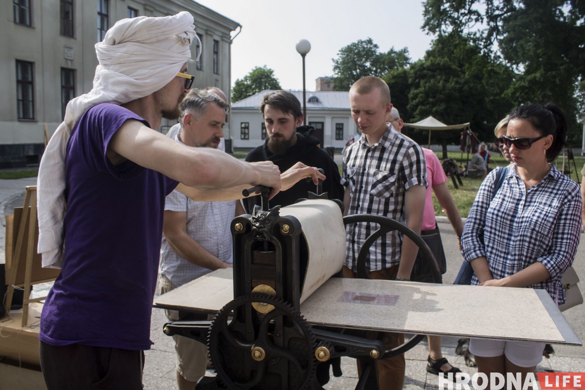 Адзін дзень з гісторыі Гродна: адноўленую гравюру XVI стагоддзя паказалі ў Новым замку Адзін дзень з гісторыі Гродна: адноўленую гравюру XVI стагоддзя паказалі ў Новым замку