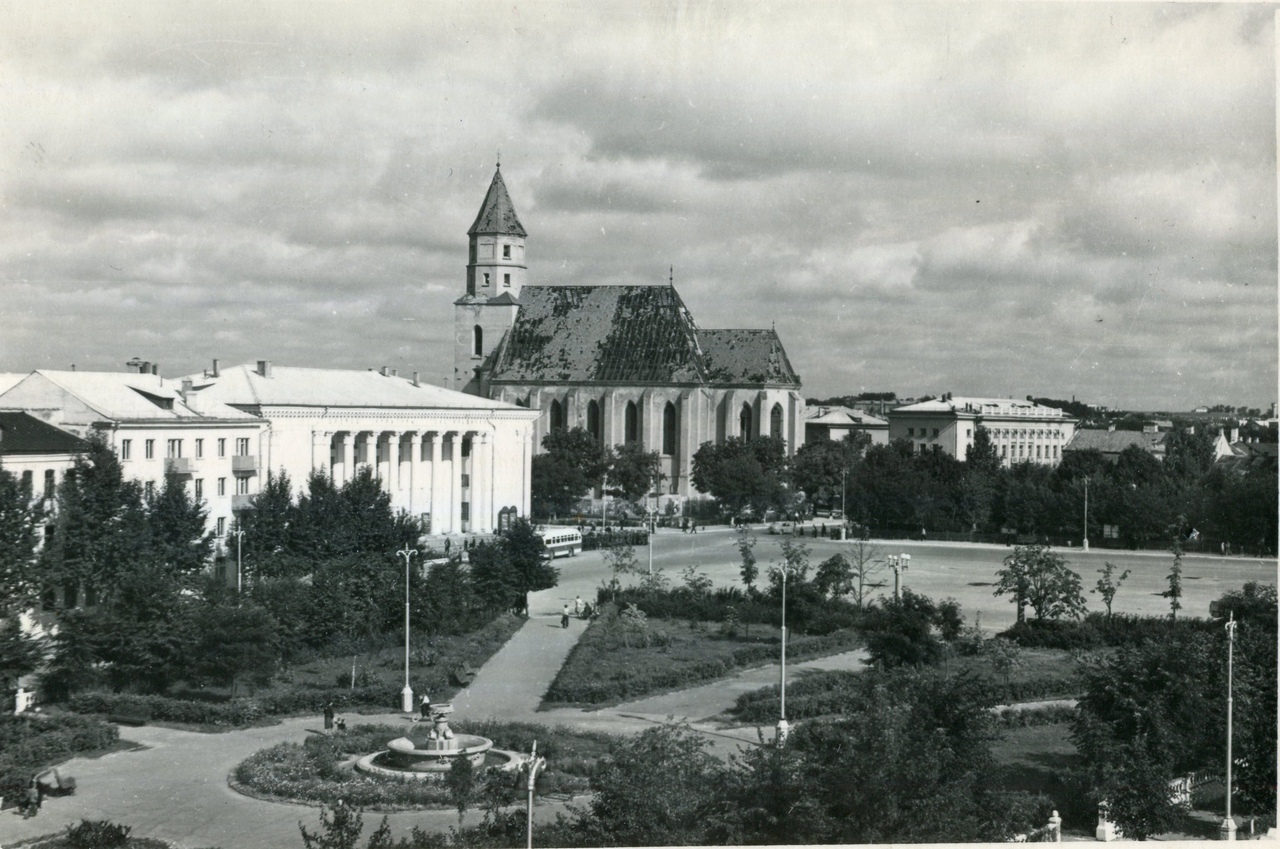 Глядзіце, як выглядаюць чорна-белыя здымкі Гродна, размаляваныя нейрасеткай Глядзіце, як выглядаюць чорна-белыя здымкі Гродна, размаляваныя нейрасеткай