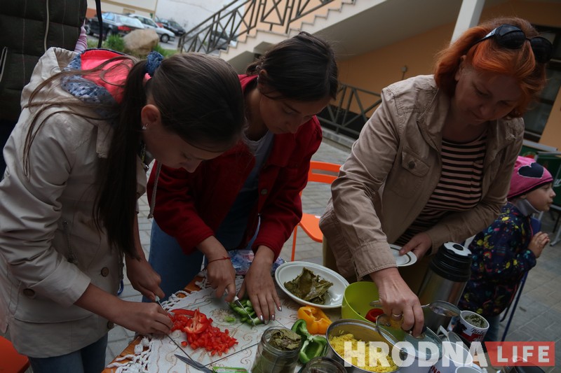 Елі крапіву і пілі смузі з лебяды. Як прайшла дэгустацыя страваў і напояў з мясцовых зёлак Елі крапіву і пілі смузі з лебяды. Як прайшла дэгустацыя страваў і напояў з мясцовых зёлак