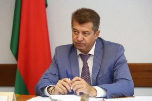 Памочніка прэзідэнта Раўнейку, які ўзяў $200 тысяч хабару, за закрытымі дзвярыма прысудзілі да 12 гадоў зняволення Памочніка прэзідэнта Раўнейку, які ўзяў $200 тысяч хабару, за закрытымі дзвярыма прысудзілі да 12 гадоў зняволення