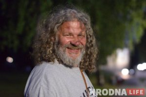 “Навошта даваць гледачу падказку”. У Гродне пройдзе выстава, дзе карціны не маюць назваў