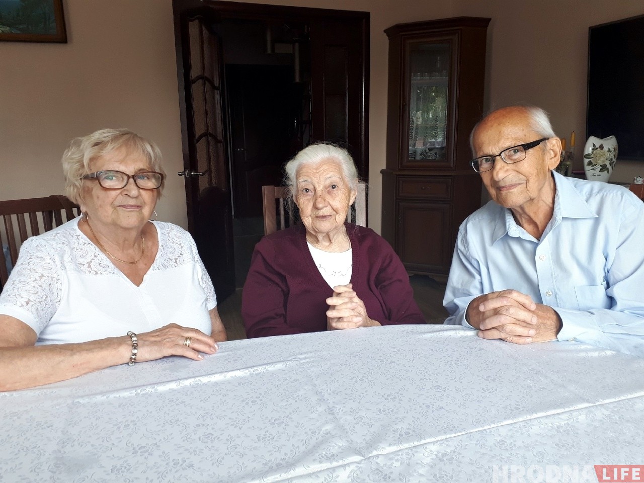 «Такія сустрэчы падаўжаюць жыццё». 90-гадовы гродзенец прыехаў з польскага Эльблонга на сустрэчу з гараджанамі