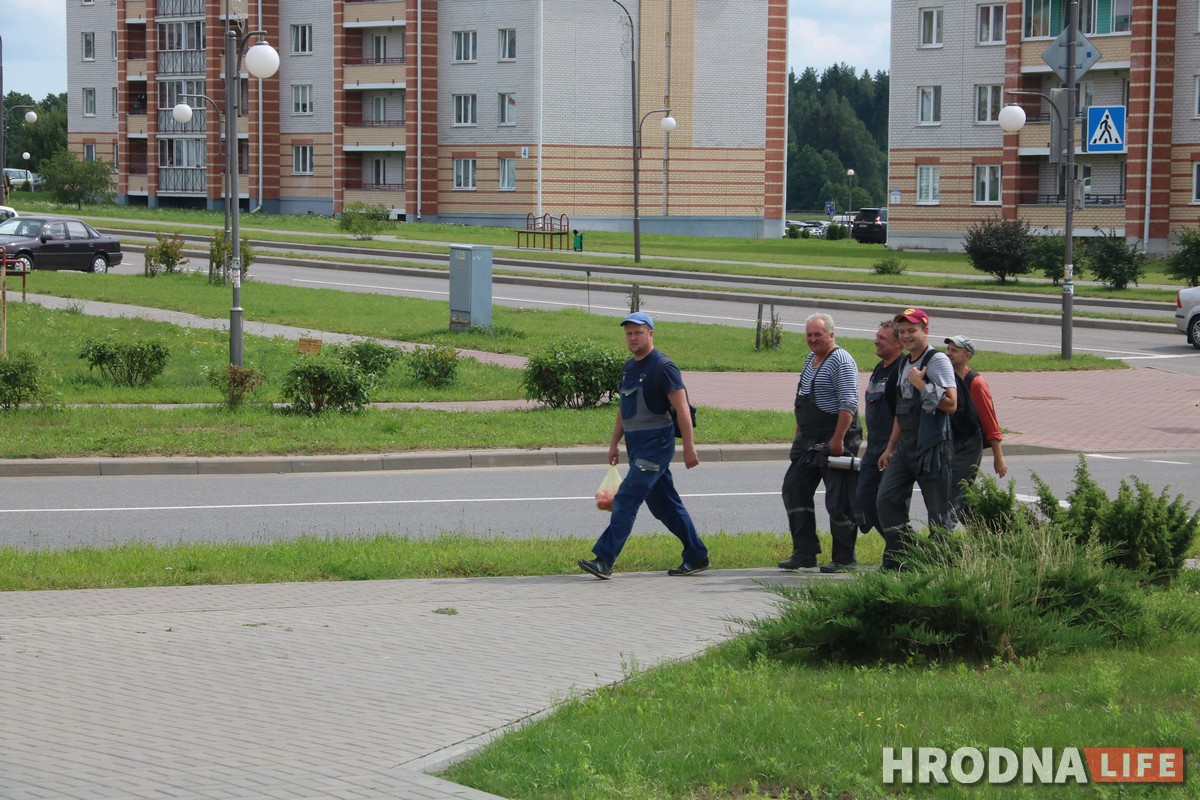 "Мае атамы задаволеныя". Школу, садок, бальніцу і ядзернае паліва чакаюць у Астраўцы гэтай восенню "Мае атамы задаволеныя". Школу, садок, бальніцу і ядзернае паліва чакаюць у Астраўцы гэтай восенню