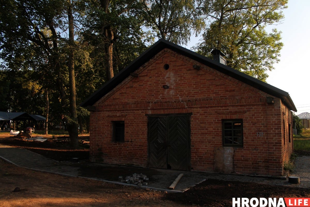 "Вярнуць мястэчку карані". Як валанцёры аднаўляюць старыя іудзейскія і лютэранскія могілкі "Вярнуць мястэчку карані". Як валанцёры аднаўляюць старыя іудзейскія і лютэранскія могілкі
