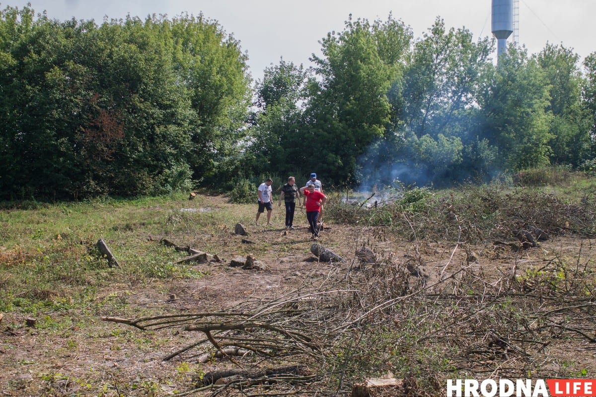"Вярнуць мястэчку карані". Як валанцёры аднаўляюць старыя іудзейскія і лютэранскія могілкі "Вярнуць мястэчку карані". Як валанцёры аднаўляюць старыя іудзейскія і лютэранскія могілкі
