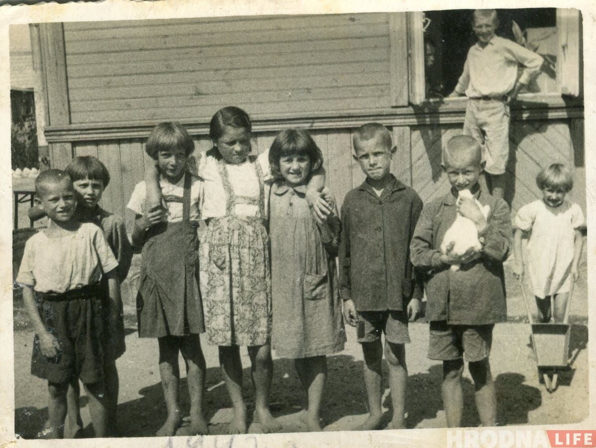 Успаміны 84-гадовай гродзенкі: «Тата памёр, а маму арыштавалі. Мы засталіся адны» Успаміны 84-гадовай гродзенкі: «Тата памёр, а маму арыштавалі. Мы засталіся адны»