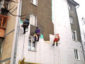 На могілках “Аўльс” трава зноў вырасла вышэй за магілы. Хто павінен сачыць за тэрыторыяй? На могілках “Аўльс” трава зноў вырасла вышэй за магілы. Хто павінен сачыць за тэрыторыяй?