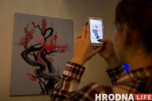 «Улада цемры» на бел-чырвона-белым фоне. Выстава мастачкі Валянціны Шобы адкрылася ў Гродне «Улада цемры» на бел-чырвона-белым фоне. Выстава мастачкі Валянціны Шобы адкрылася ў Гродне