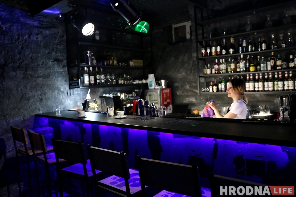 «Папсы дакладна не будзе». На Маставой у падвалах адкрылася Dj Cafe «Папсы дакладна не будзе». На Маставой у падвалах адкрылася Dj Cafe