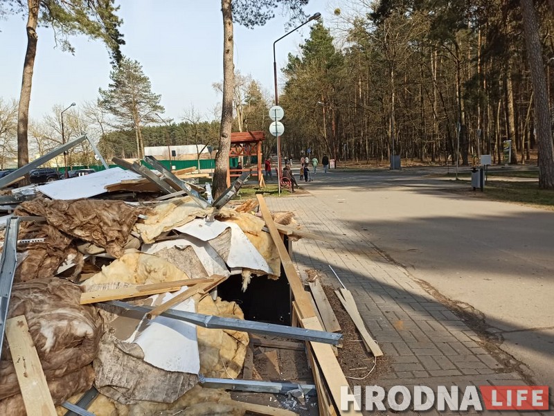 “Паляны” больш няма. Адзіную ў Пышках кавярню зруйнавалі “Паляны” больш няма. Адзіную ў Пышках кавярню зруйнавалі