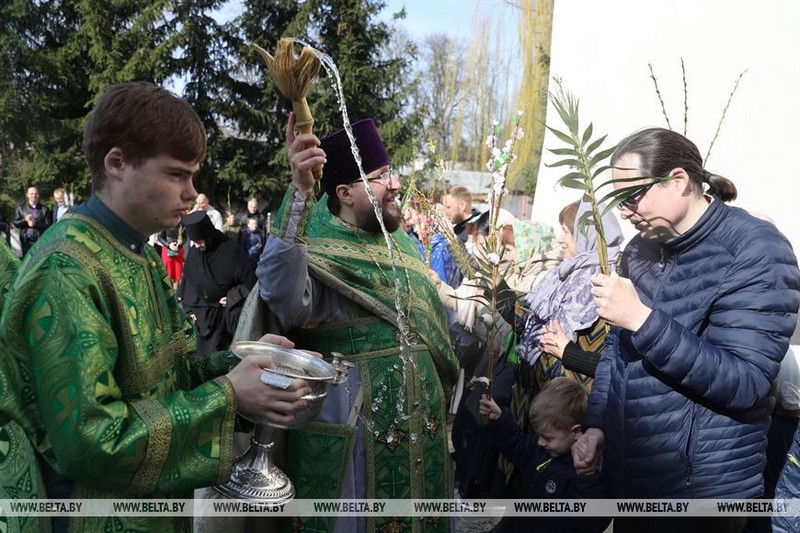 Гродзенскія каталікі адзначылі Пасху, а праваслаўныя - Вербніцу (Фота) Гродзенскія каталікі адзначылі Пасху, а праваслаўныя - Вербніцу (Фота)
