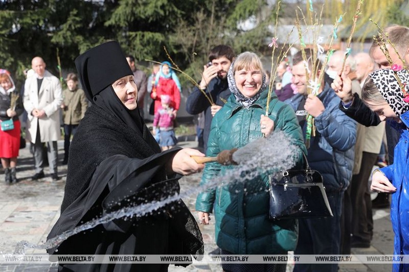 Гродзенскія каталікі адзначылі Пасху, а праваслаўныя - Вербніцу (Фота) Гродзенскія каталікі адзначылі Пасху, а праваслаўныя - Вербніцу (Фота)