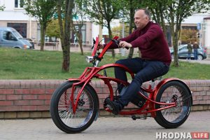 "Чырвоная маланка". Гродзенец сам сабраў электрабайк за 6000 долараў