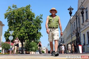 «Апранайся модна і не шкадуй грошай на сяброў і жанчын». Гродзенец Анатоль Пажараў пра свой вулічны стыль «Апранайся модна і не шкадуй грошай на сяброў і жанчын». Гродзенец Анатоль Пажараў пра свой вулічны стыль