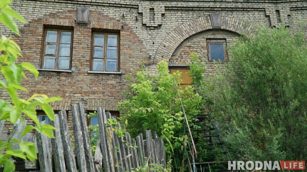 Палац у лясных джунглях, пешы мост і кавалачак Вестфаліі ў Беларусі: падарожжа на 12 цікавостак за 1 дзень