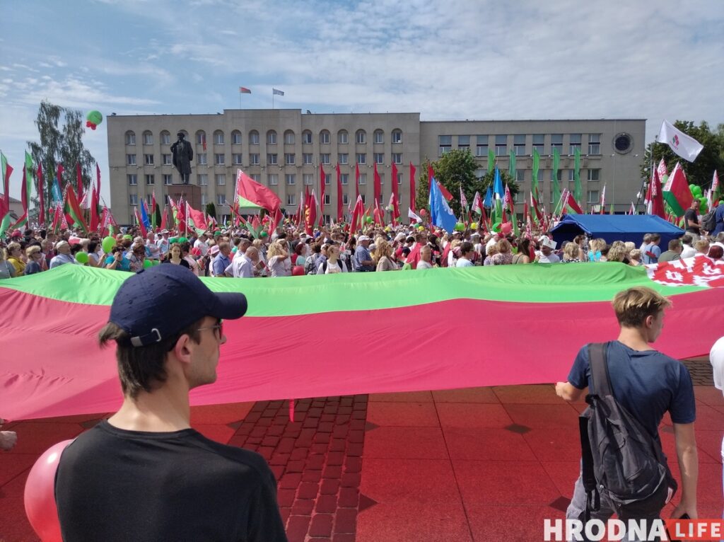 "60% фота - фэйкі", "вы прабачце іх". Лукашэнка ў Гродне патлумачыў дзеянні АМАПу і распавёў пра гібрыдную вайну супраць Беларусі