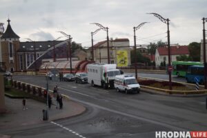 Гродзенец у час пратэстаў трапіў у аварыю з удзелам аўтазака. Яму пагражае да двух гадоў пазбаўлення правоў за аварыйную сітуацыю Гродзенец у час пратэстаў трапіў у аварыю з удзелам аўтазака. Яму пагражае да двух гадоў пазбаўлення правоў за аварыйную сітуацыю