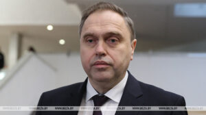 Калі ў Беларусі абвесцяць эпідэмію і варта хадзіць у кафэ? Мінздароўя адказала на хвалюючыя пытанні