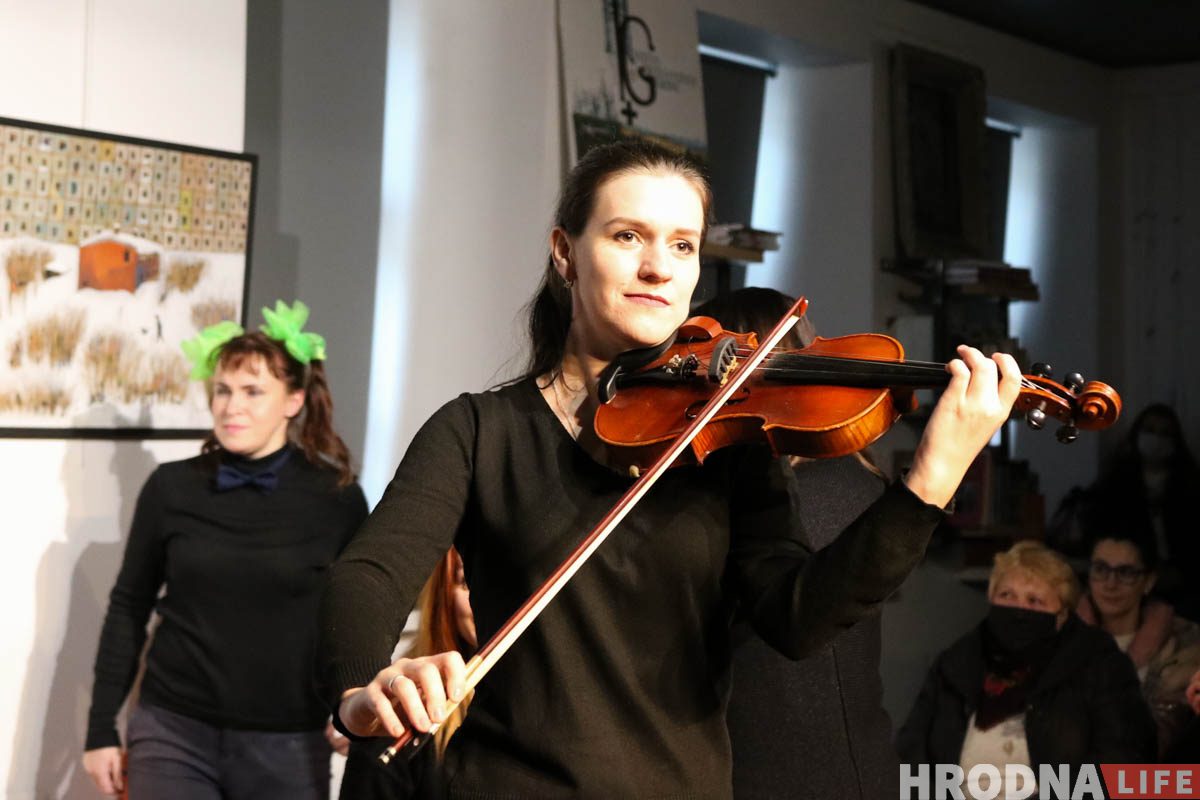 Тюлень, улитки и автозак. Актеры драмтеатра Гродно показали второй (не)спектакль