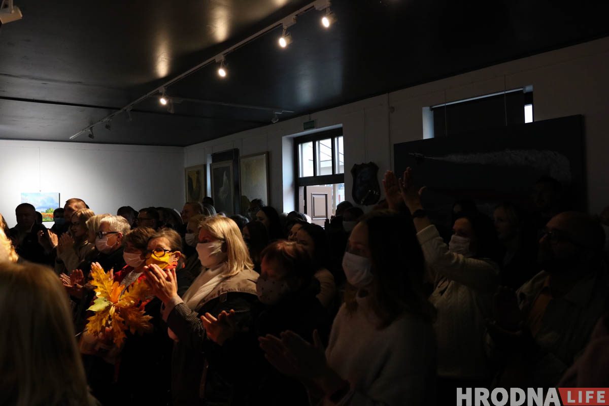 Тюлень, улитки и автозак. Актеры драмтеатра Гродно показали второй (не)спектакль