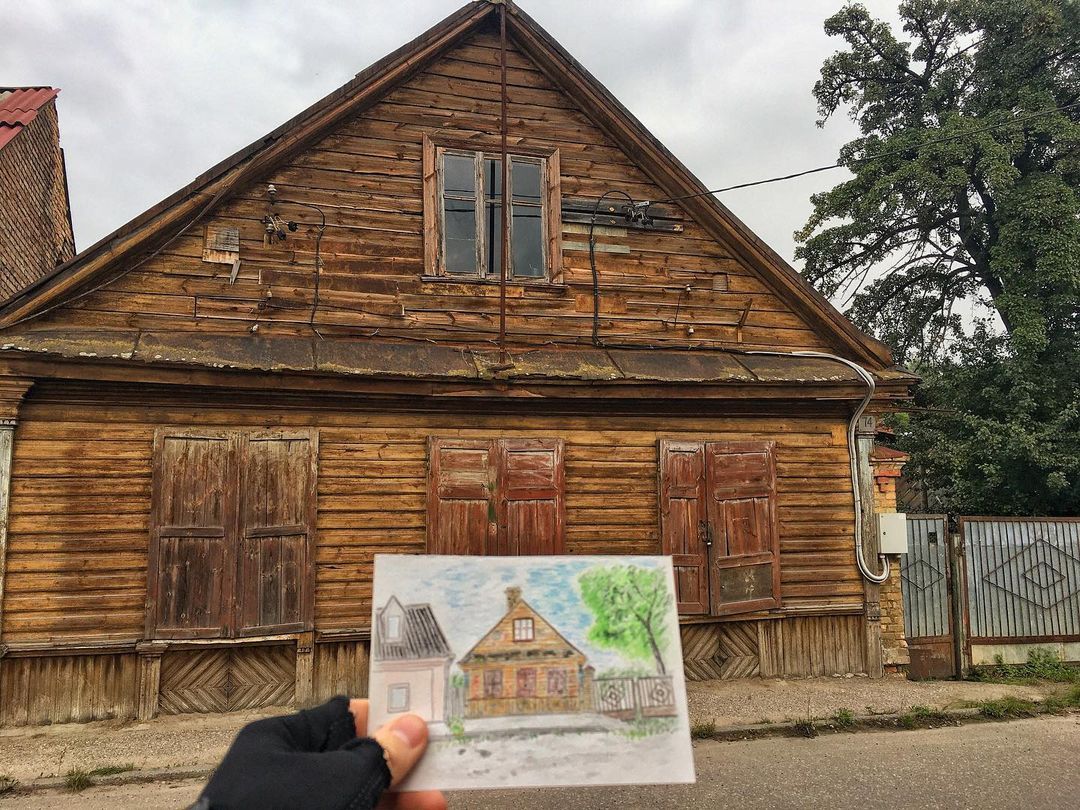 «Хочацца захаваць дух Гародні». Гродзенец малюе драўляныя будынкі, каб звярнуць увагу на іх лёс