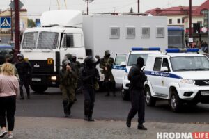 Шесть лет тюрьмы за брошенный стаканчик. В Гродно продолжился суд за насилие над ОМОНовцами Шесть лет тюрьмы за брошенный стаканчик. В Гродно продолжился суд за насилие над ОМОНовцами