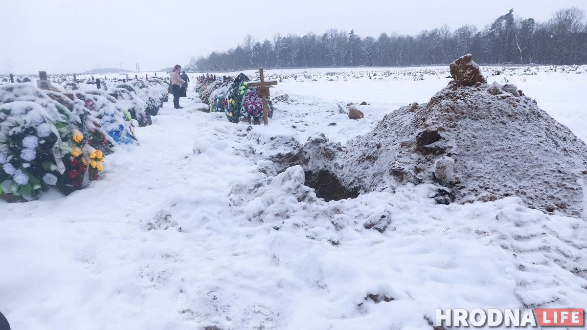 Гродненского “Свистуна” похоронили спустя месяц после смерти: вот, где находится могила музыканта