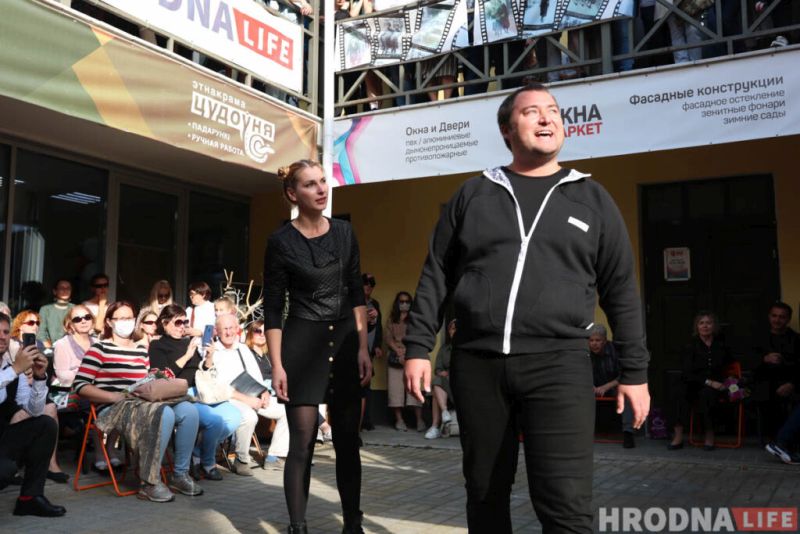 "Хвалююся, як у першы раз". Звольнены за спынены спектакль акцёр Ігар Уланаў зноў выйдзе да гледачоў "Хвалююся, як у першы раз". Звольнены за спынены спектакль акцёр Ігар Уланаў зноў выйдзе да гледачоў