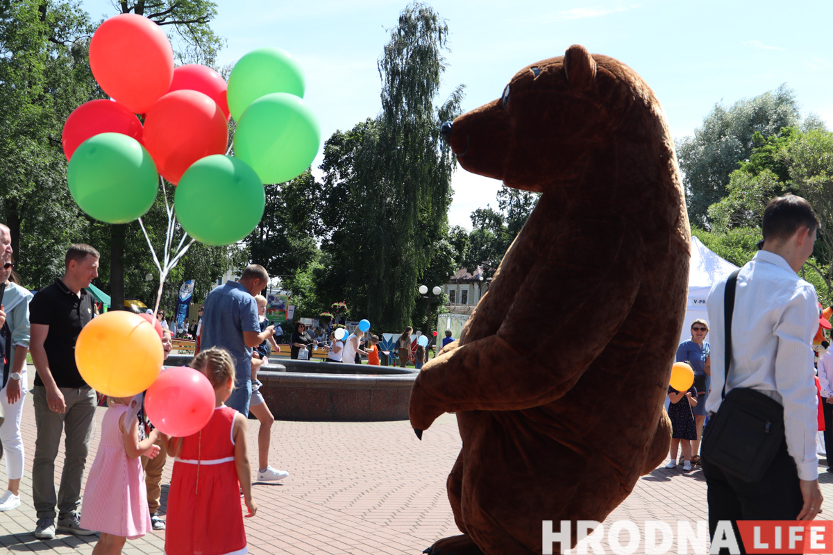 Концерт на Ленина и медведь в парке. Как прошел День Независимости в Гродно