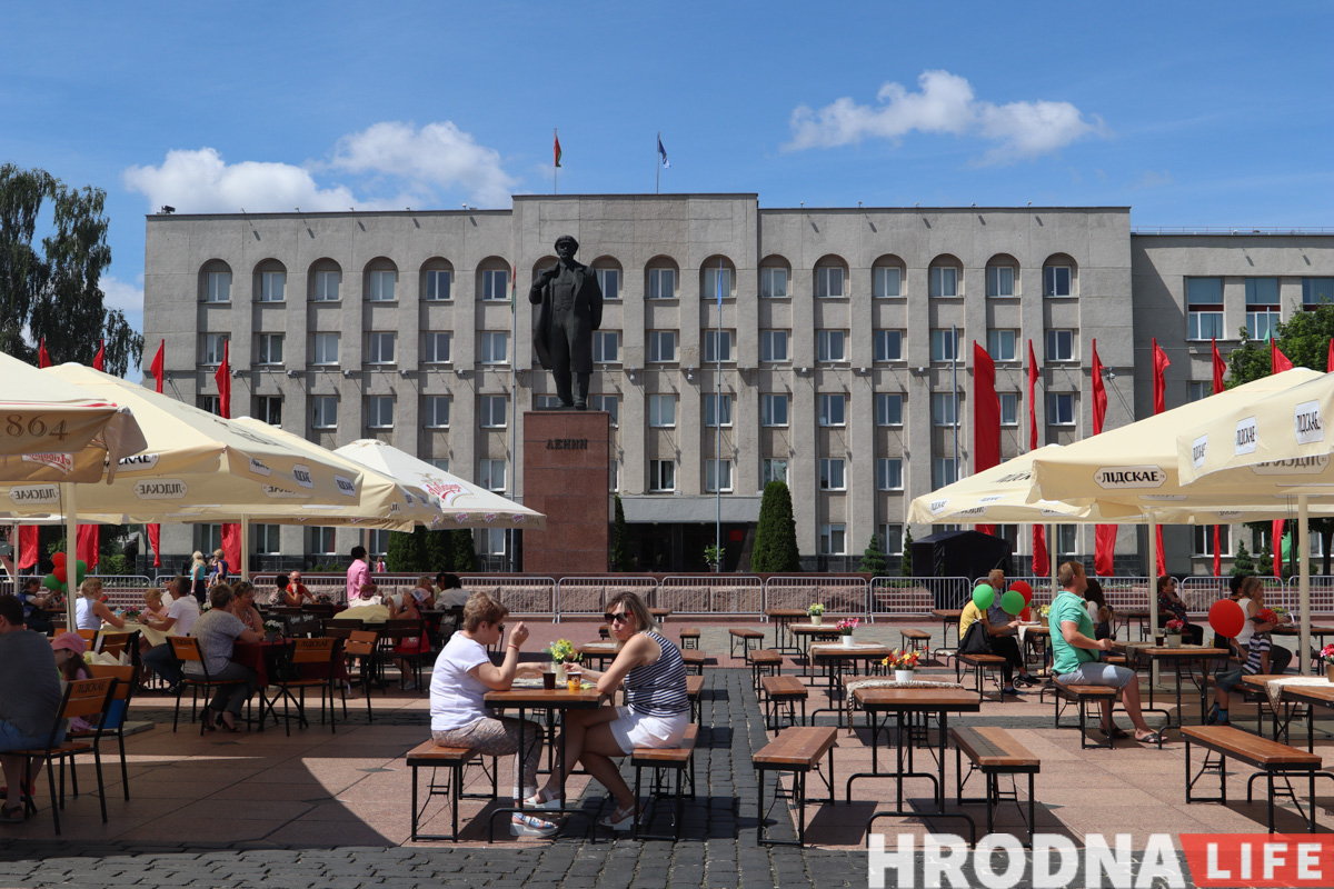 Концерт на Ленина и медведь в парке. Как прошел День Независимости в Гродно