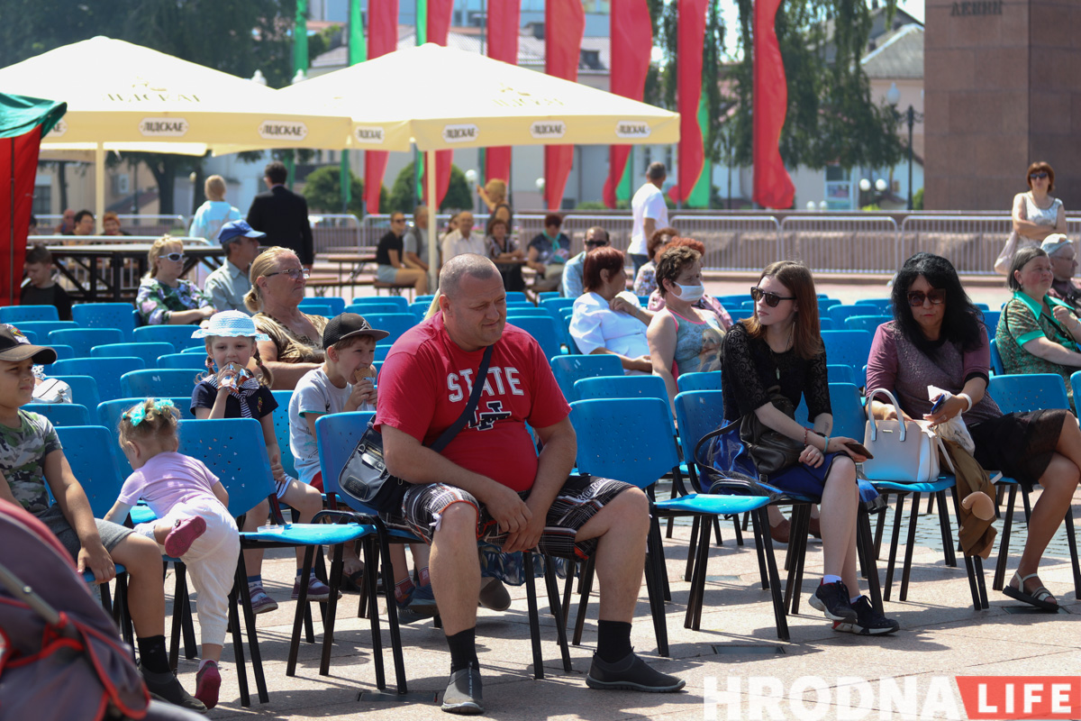 Концерт на Ленина и медведь в парке. Как прошел День Независимости в Гродно