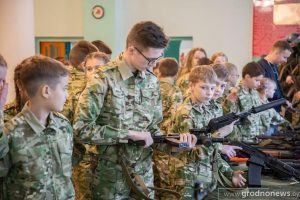 У 2020-м разганялі пратэсты, а зараз будуць вучыць дзяцей: у Гродне стварылі вайскова-патрыятычны клуб